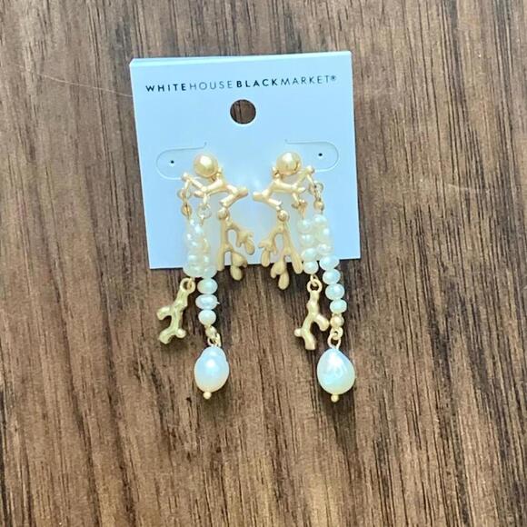 WHBM White House Black Market Pearl Coral and Gold Tone Earrings - NWT! - Picture 2 of 9